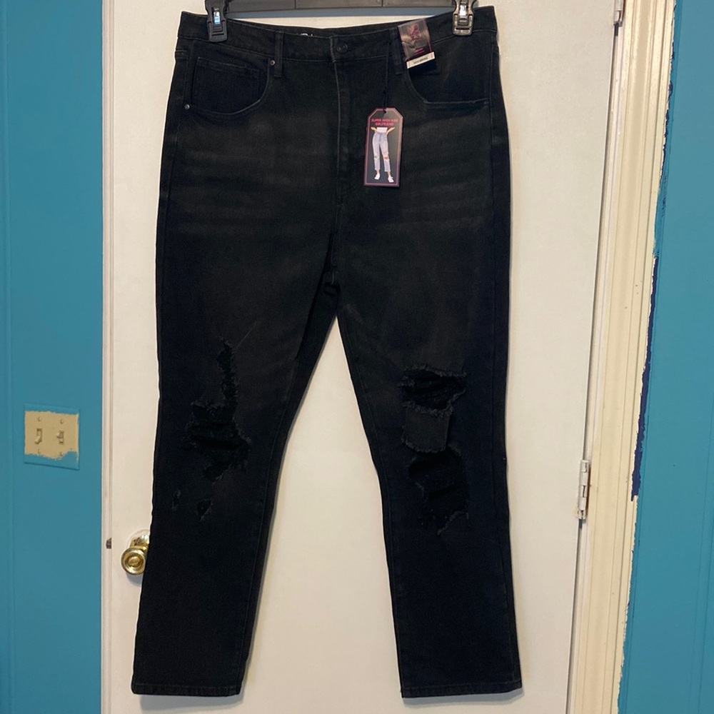 No Boundaries High Rise Girlfriend Jeans